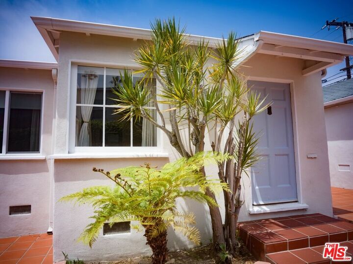 Property Photo:  1341 Stanford St, Unit B  CA 90404 