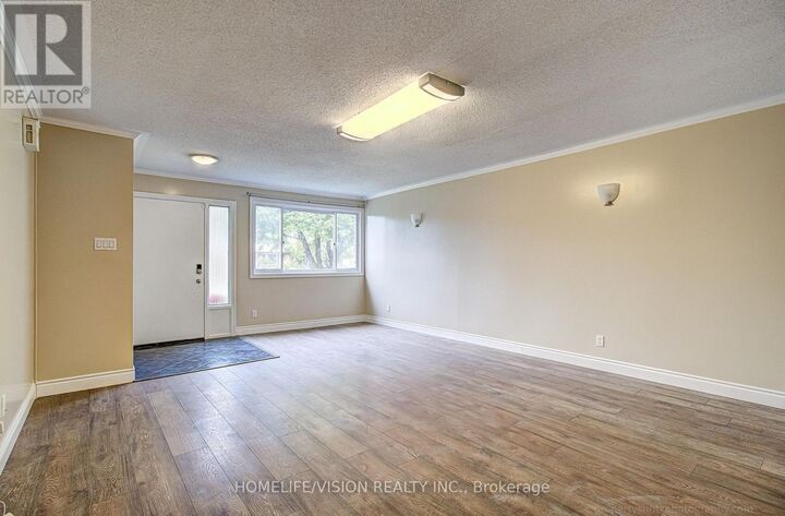 Property Photo:  25 Radcliffe Drive  ON N2E 2G3 