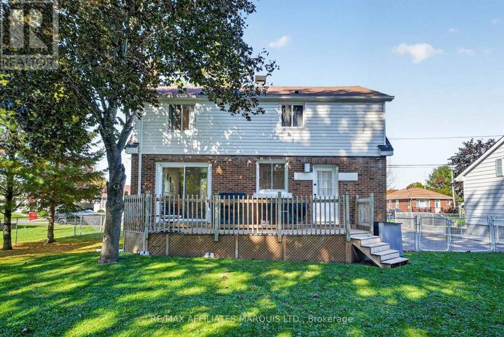 Property Photo:  916 Leonard Avenue  ON K6J 1L6 