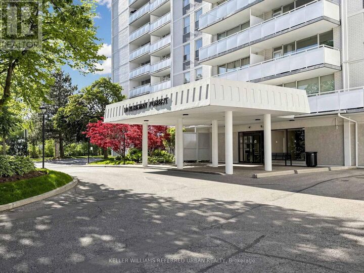 Property Photo: 10 Parkway Forest Drive 1111 ON M2J 1L3