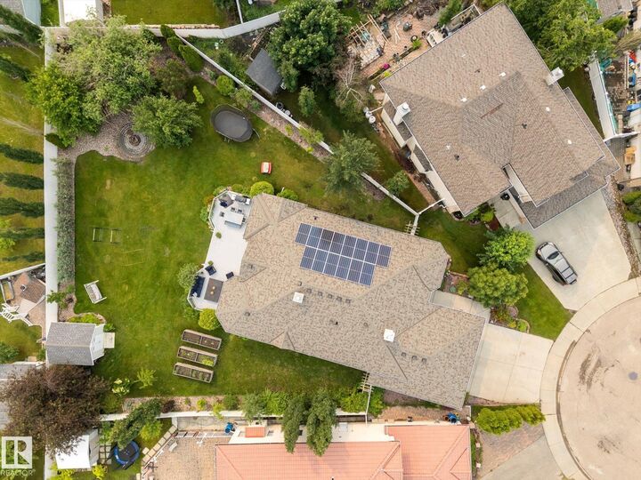 Property Photo:  8704 165 Avenue NW  AB T5Z 2W9 