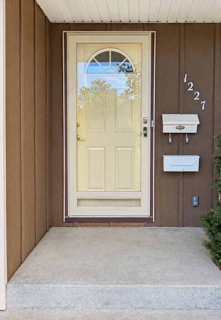Property Photo:  1227 North 24th Place  IA 50501 