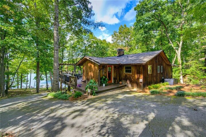 Property Photo: 3599 Lakeview Drive GA 30501