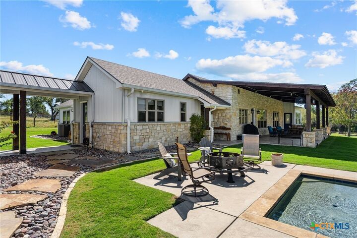 Property Photo: 2610 Fm 107 TX 76528