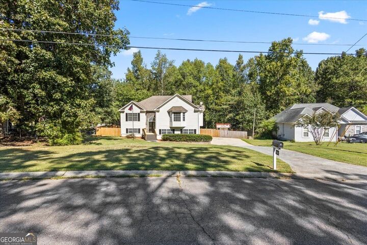 Property Photo: 106 Hunters Place GA 30180