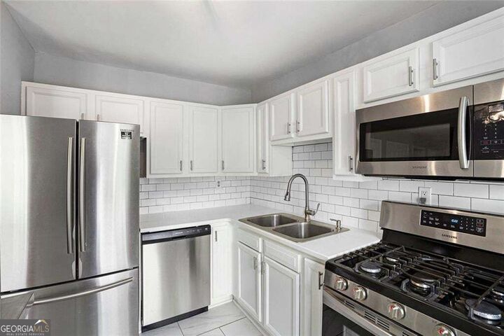 Property Photo:  3650 Croft Place NW  GA 30331 