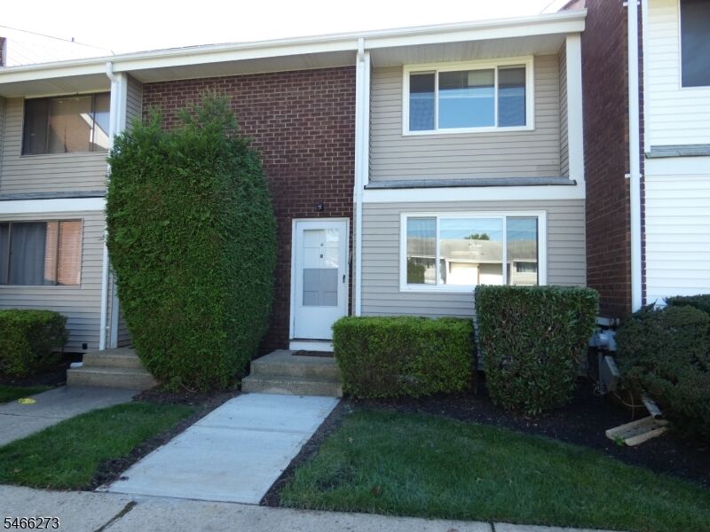 Property Photo: 4 Quincy Circle 4 NJ 08810