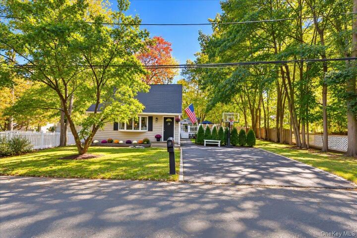 Property Photo:  17 Lakelands Avenue  NY 10925 