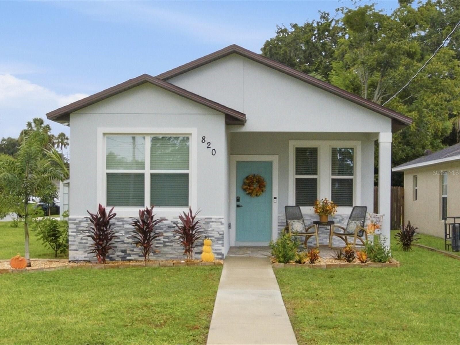 Property Photo:  820 Pecan Avenue  FL 32771 