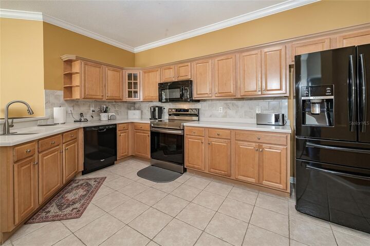 Property Photo:  3428 Chapel Creek Circle  FL 33544 