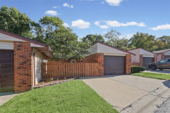 Property Photo:  6 Parkridge  IL 62226 