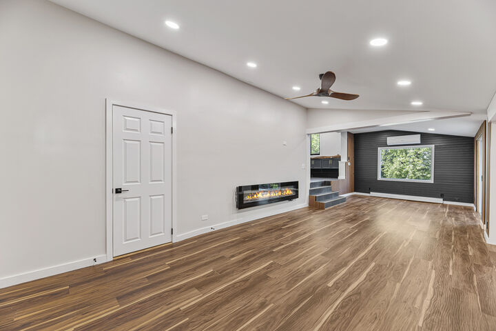 Property Photo: 402 Channel Drive IL 60042