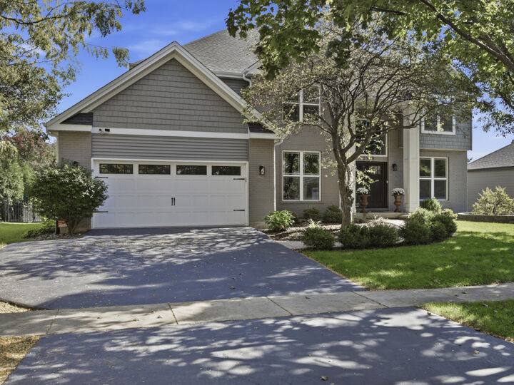 Property Photo:  2559 Walnut Avenue  IL 60134 