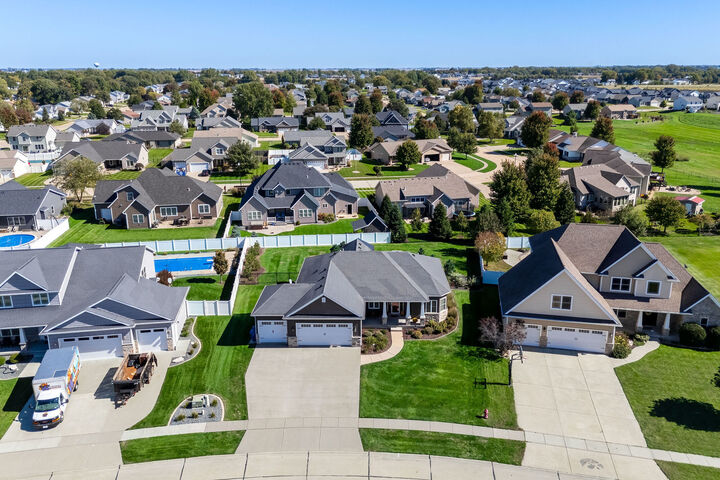 Property Photo:  819 S 7th Street Court  IA 52748 