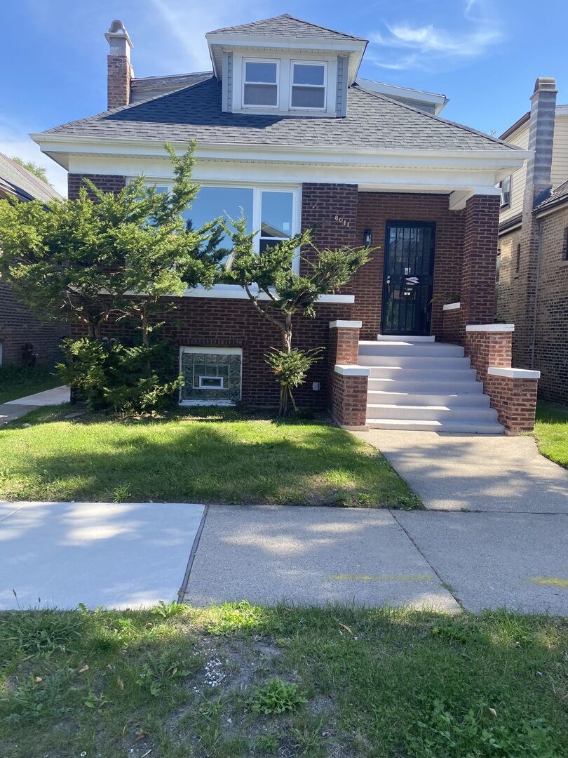 Property Photo:  8011 S Dante Avenue 2  IL 60619 
