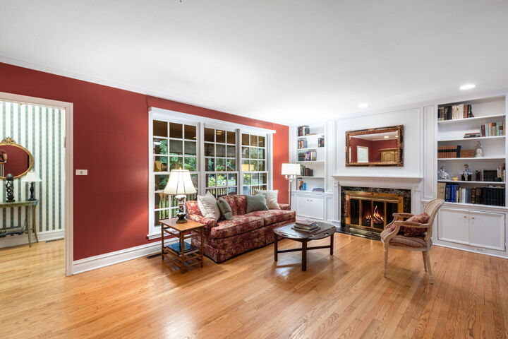 Property Photo:  968 Judson Avenue  IL 60035 
