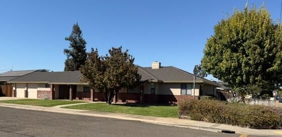 Property Photo: 1300 Pleasanton Place CA 95361
