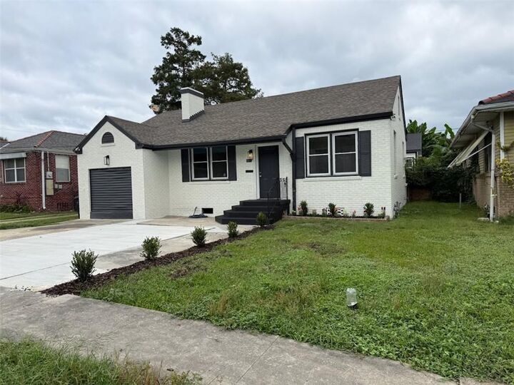 Property Photo: 5779 Vermillion Boulevard LA 70122