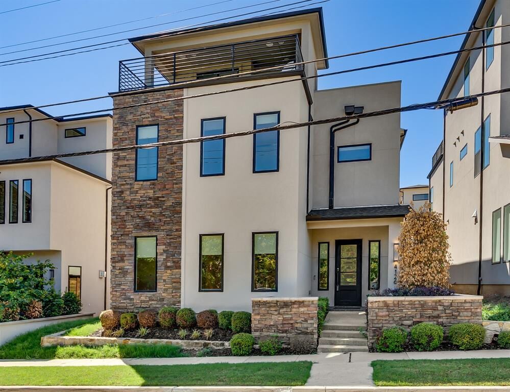 Property Photo:  4126 Entrada Way  TX 75219 
