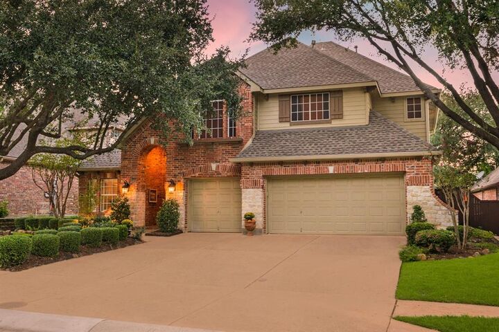 Property Photo:  2100 Fleming Drive  TX 75072 