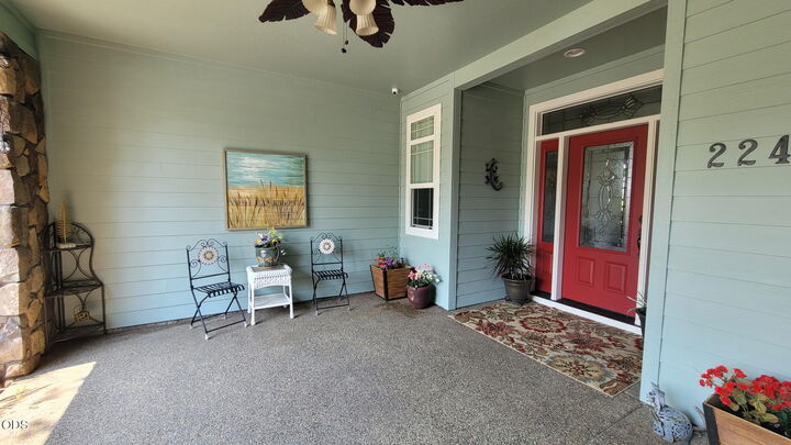 Property Photo:  224 Landau Lane  OR 97527 