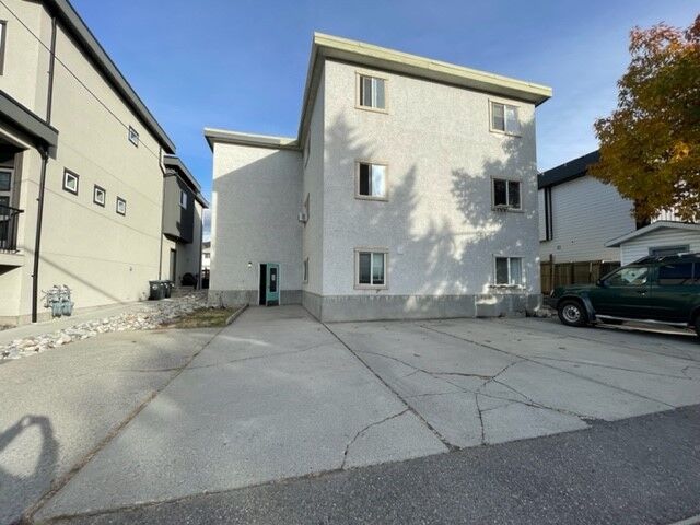 Property Photo:  631 Burns Street  BC V2A 4X2 