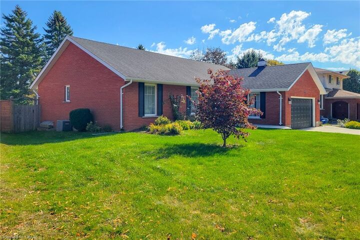 Property Photo:  33 Woodstream Boulevard  ON L0S 1E1 