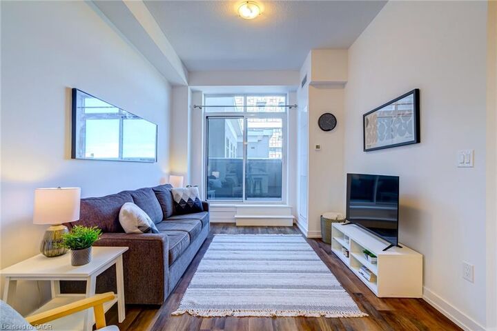 Property Photo:  450 Dundas Street E 516  ON L8B 1Z2 