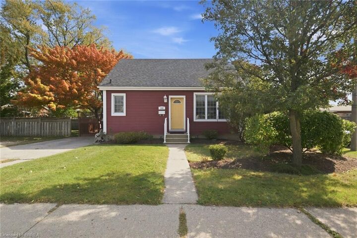 Property Photo:  243 Sydenham Street  ON N3R 3Z6 