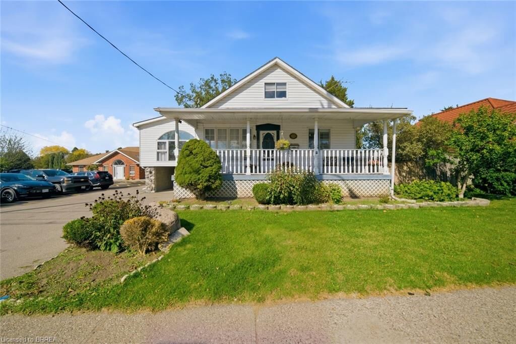 Property Photo:  986 Colborne Street  ON N3S 3T4 