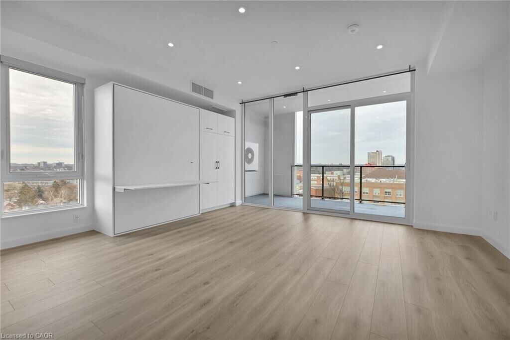 Property Photo: 741 King Street W 813 ON N2G 1E5
