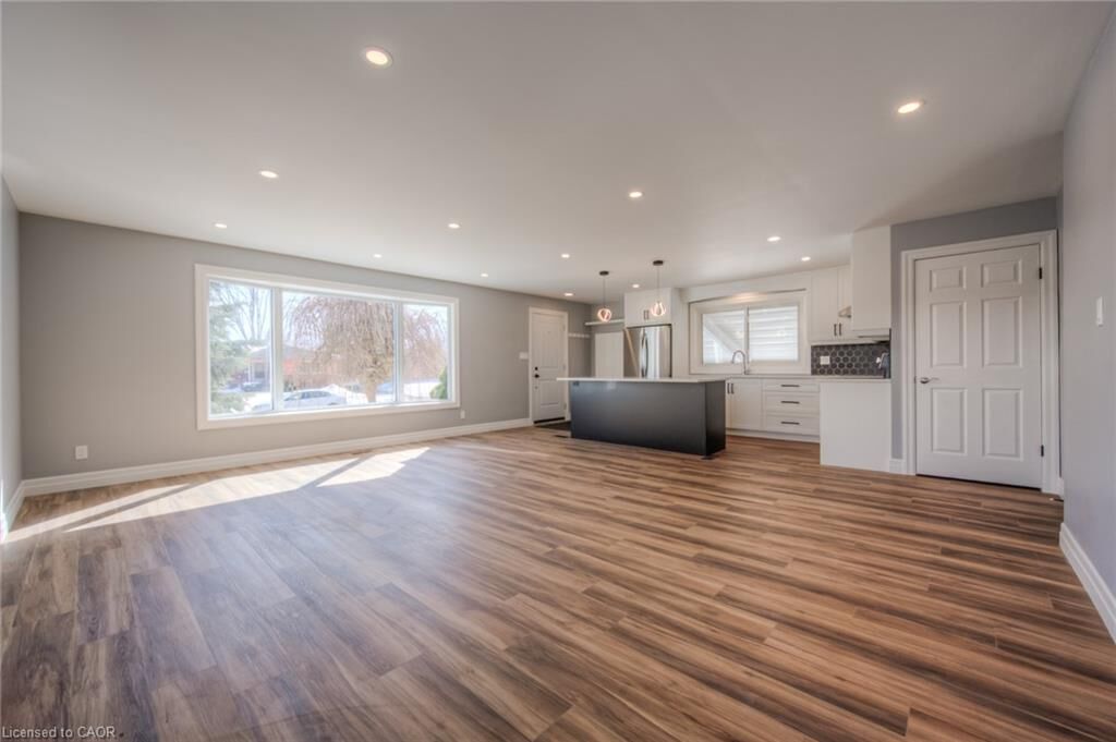 Property Photo:  262 Ross Avenue 1  ON N2A 1V6 
