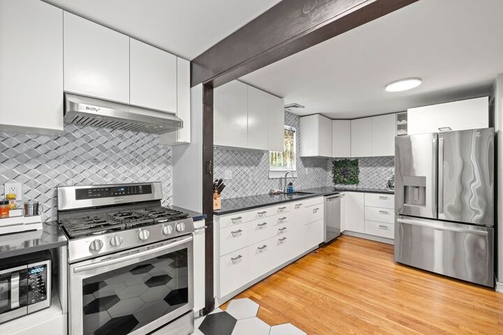 Property Photo:  31 Lincoln St  MA 01844 