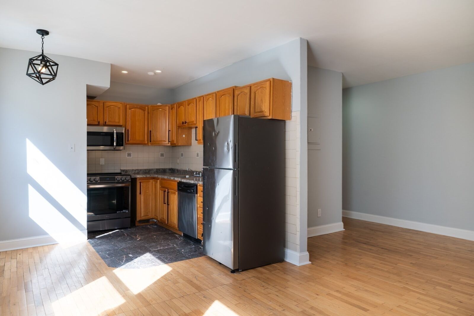 Property Photo: 5 Sutton St 3A MA 02126