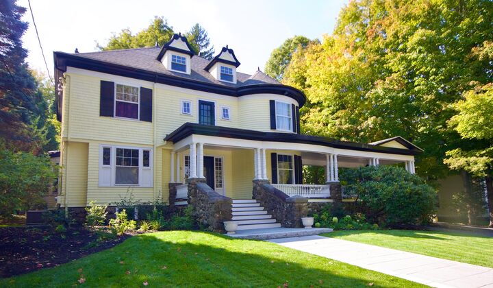 Property Photo:  5A Euclid Ave 5A  MA 01890 