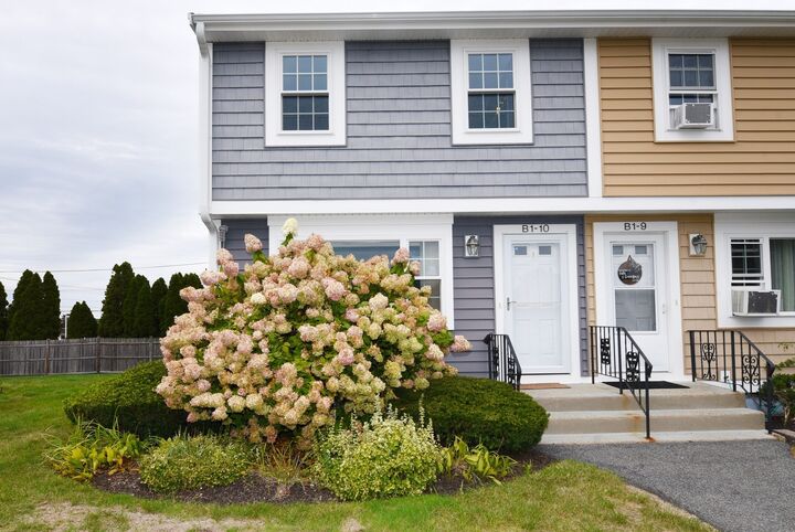 Property Photo: 10 Lydon Ln B-1 MA 02338