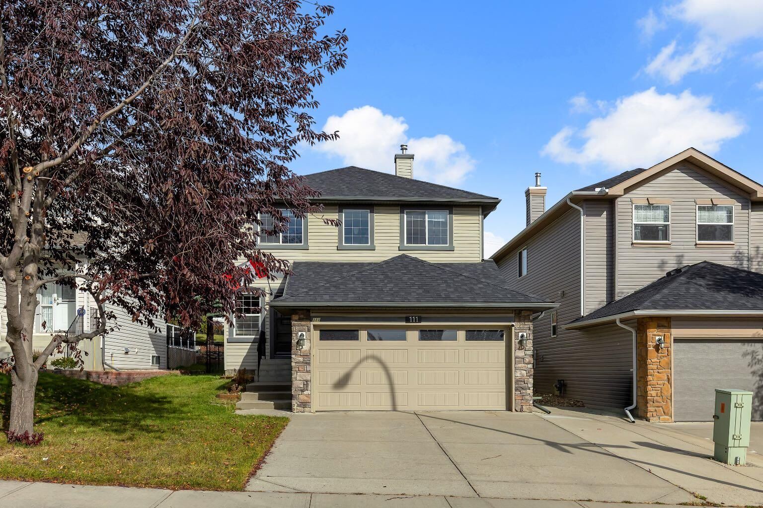 Property Photo:  111 Panorama Hills Way NW  AB T3K 5N7 