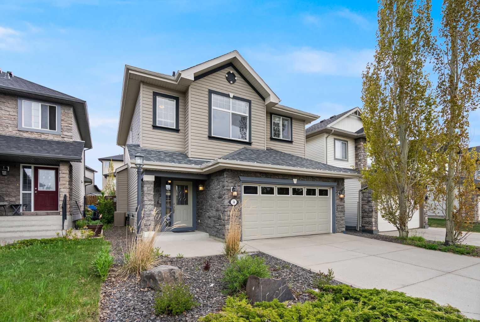 Property Photo: 34 Kincora Drive NW AB T3R 1K8
