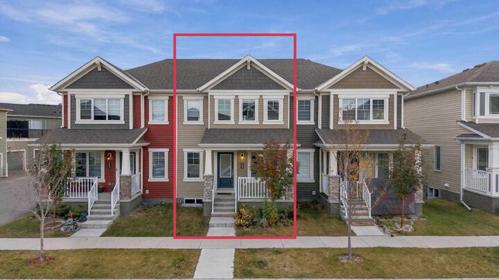 Property Photo:  5006 Windsong Boulevard SW  AB T4B 5L2 