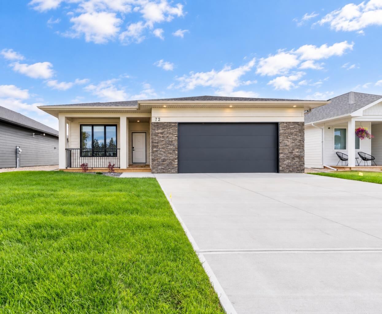 Property Photo:  72 E 300 S  AB T0K 2S0 