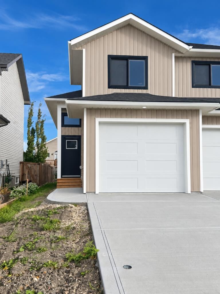 Property Photo: 8870 85A Avenue 1 AB T8X 0R5