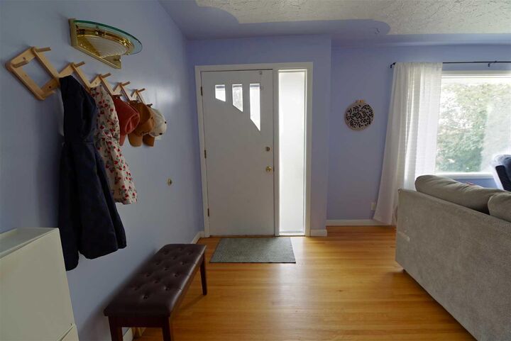 Property Photo:  510 10 Street N  AB T1H 2C8 
