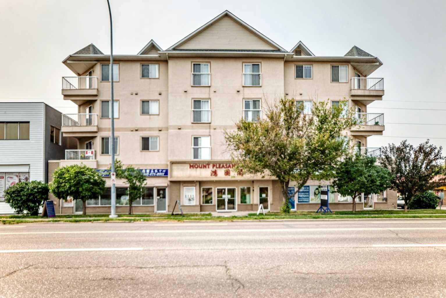 Property Photo: 1905 Centre Street NW 301 AB T2E 2S7