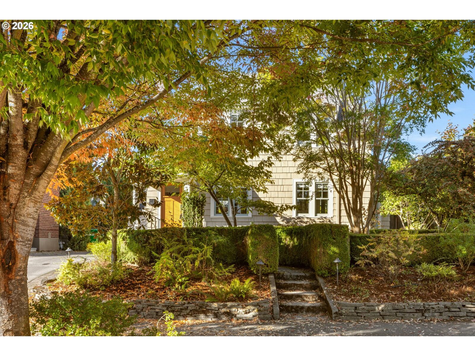 Property Photo:  2041 NE Mason St  OR 97211 