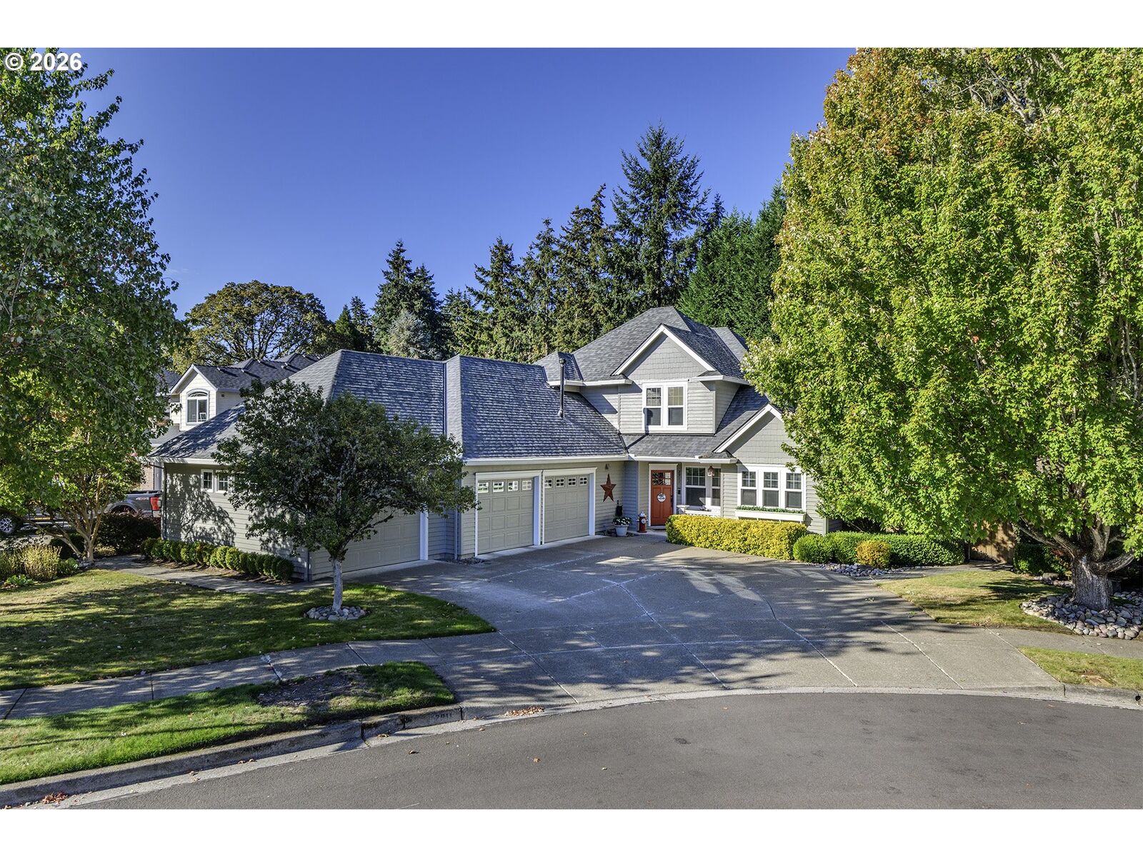 Property Photo:  2911 NE Charlois Ct  OR 97124 