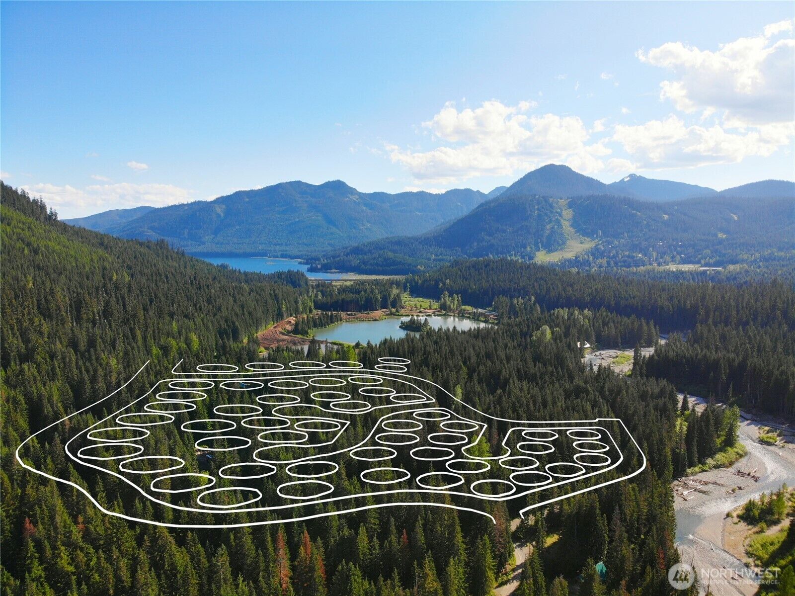 Property Photo:  12 Xx  Snowshoe Lane  WA 98068 