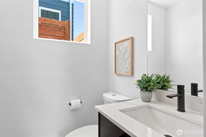 Property Photo:  10706  Linden Avenue N  WA 98133 