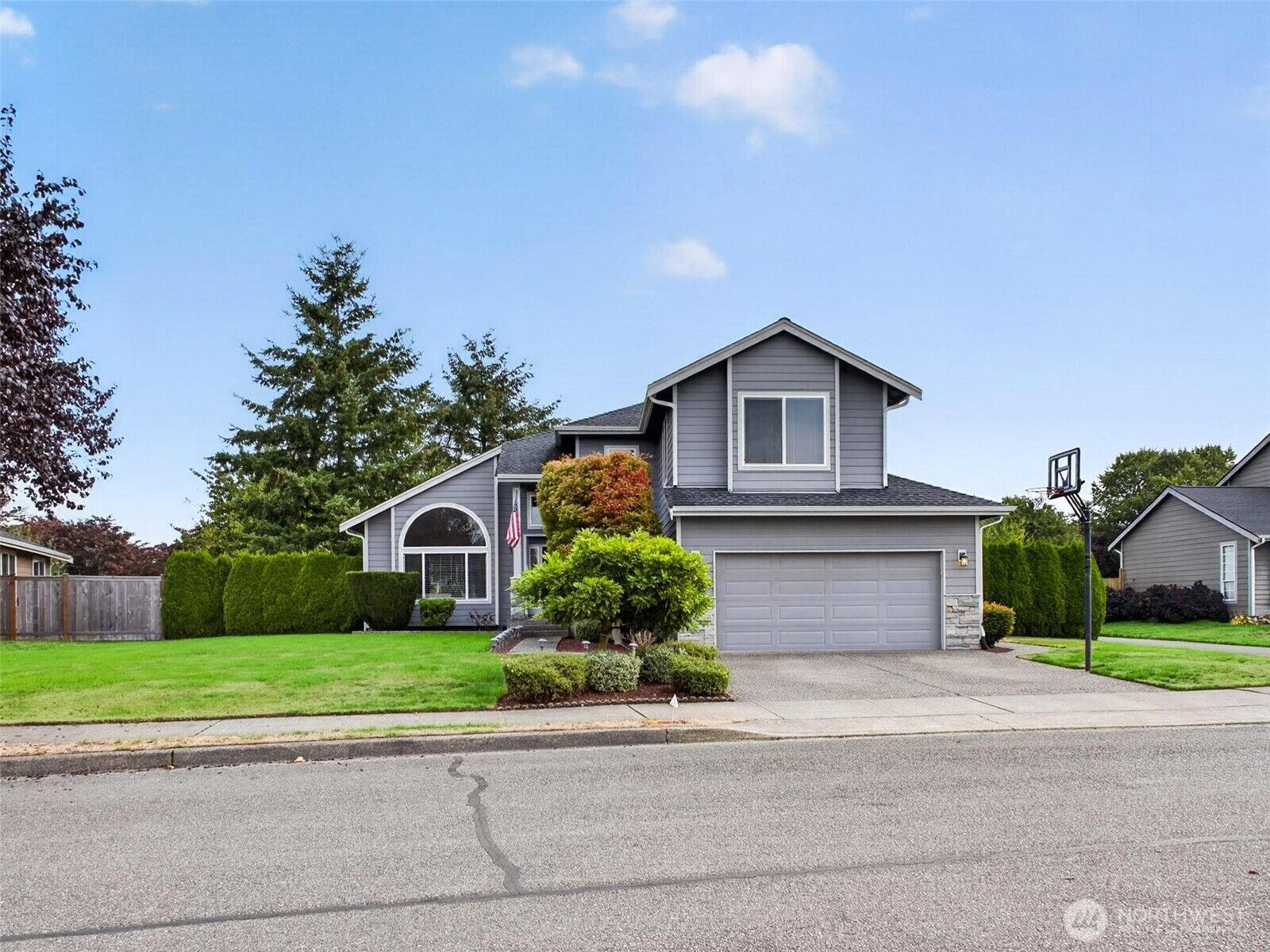 Property Photo:  401  Randall Place  WA 98022 