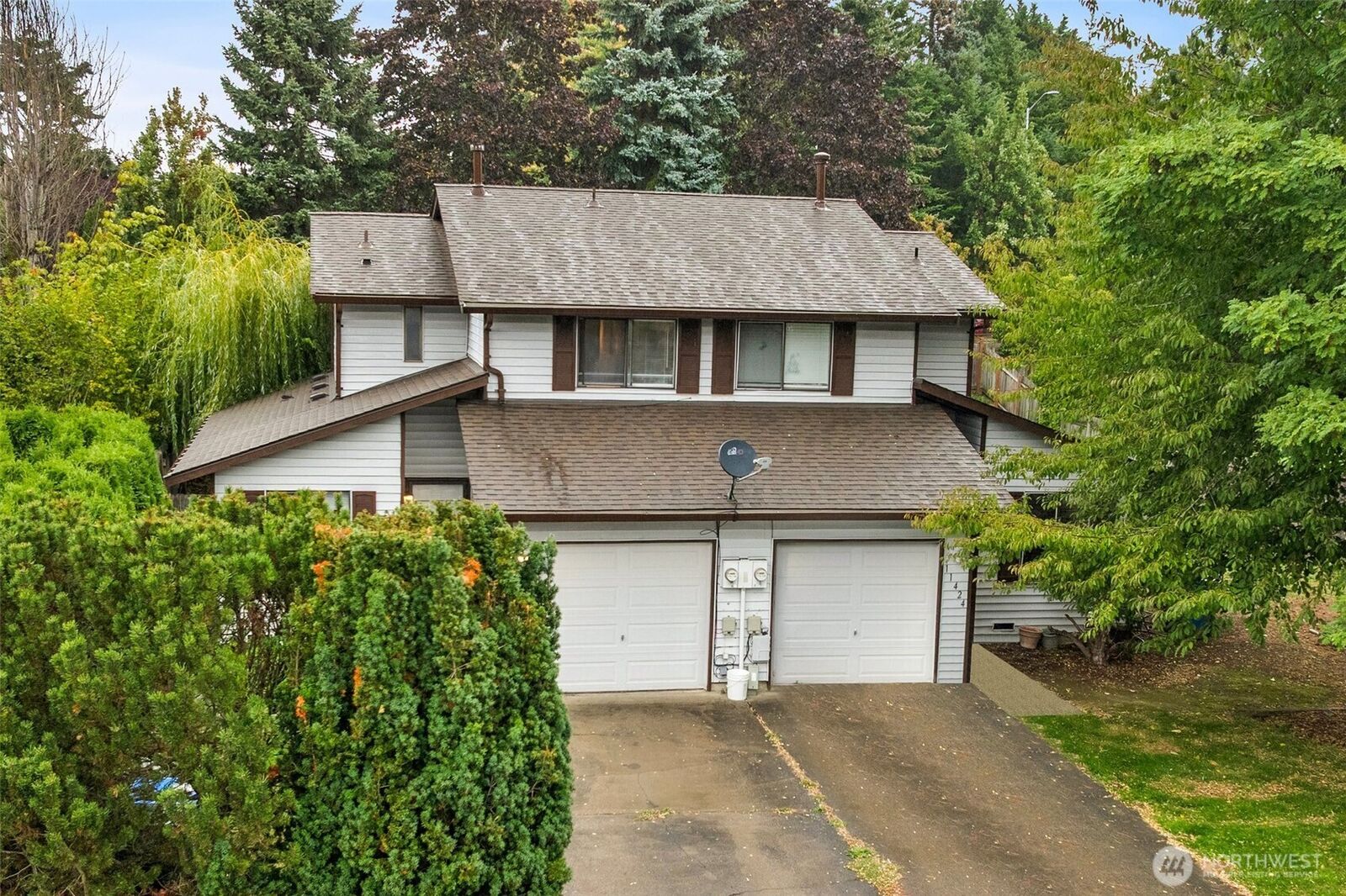 Property Photo: 11422 SE 256th Place WA 98030