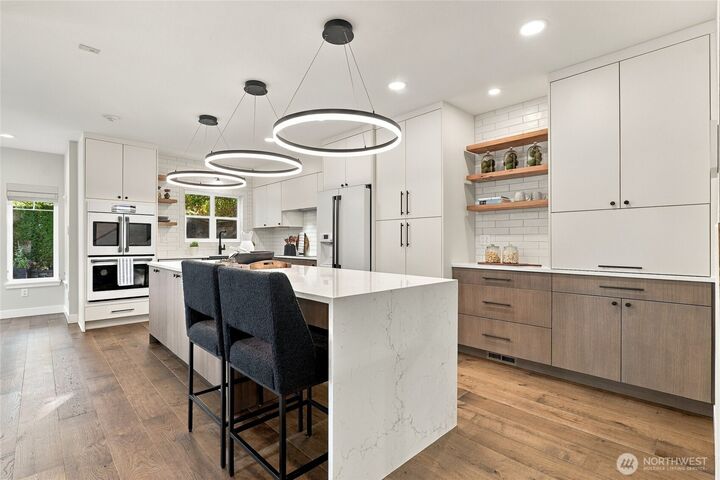 Property Photo: 9234 159th Place NE 102 WA 98052
